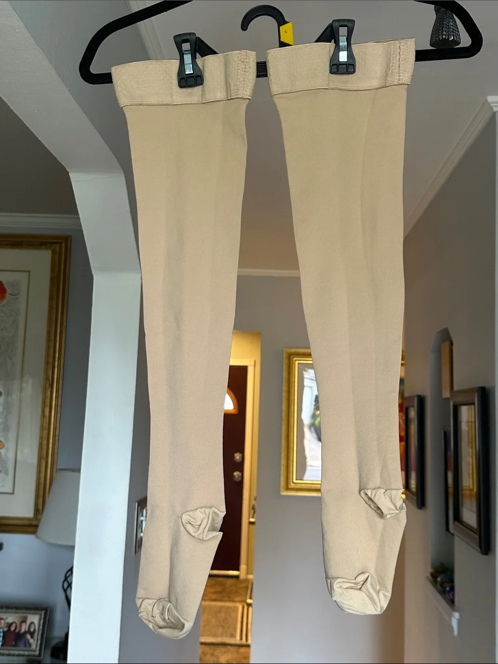 🌺 Truform Beige Compression Unisex Socks Lightweight Support Sz M
